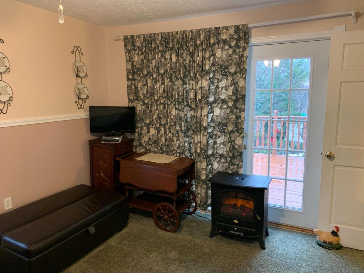 Emerald Necklace Inn Bed And Breakfast Lakewood Bagian luar foto